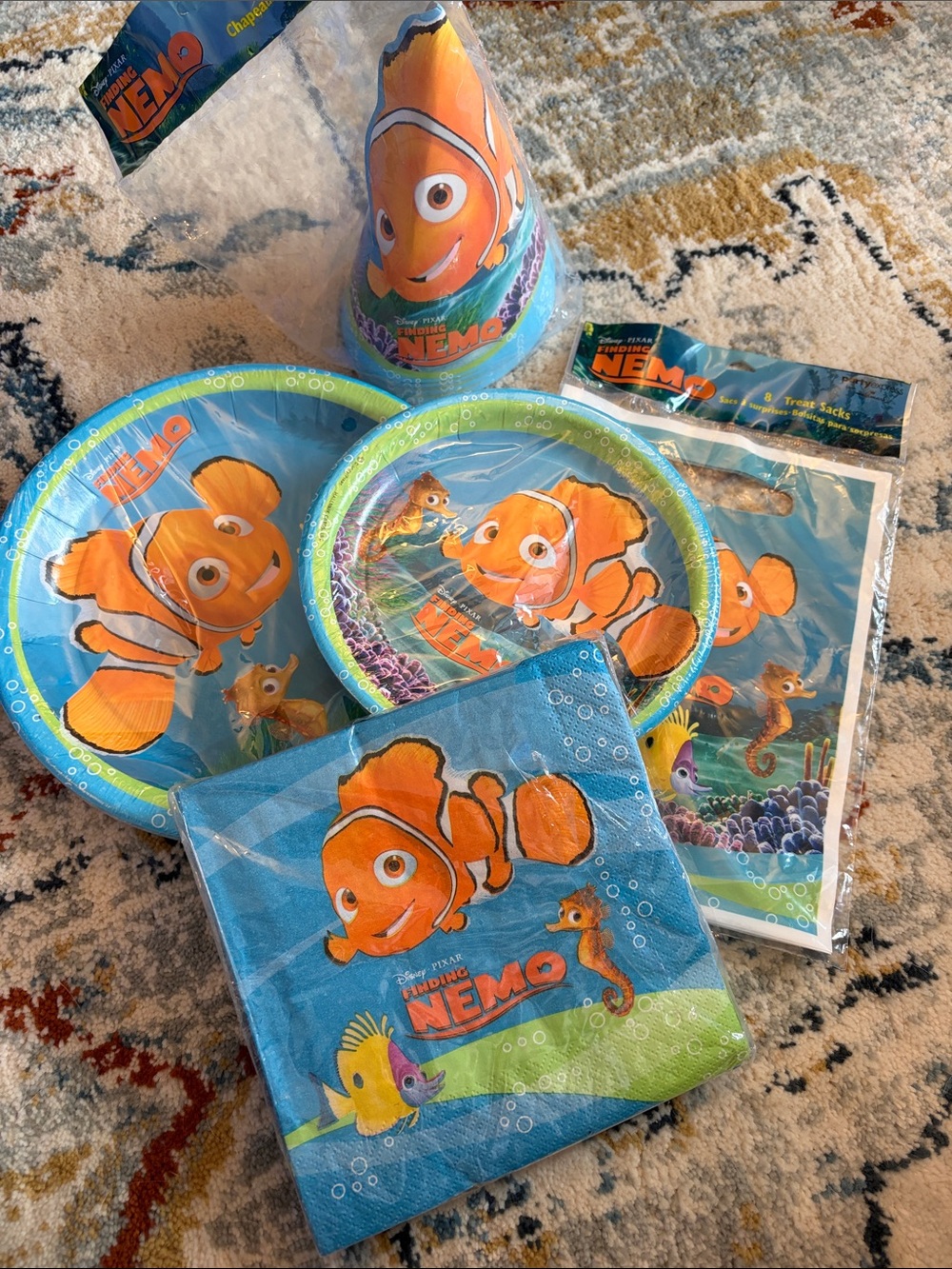 Disney Finding Nemo Vintage Kids Party Tableware Set